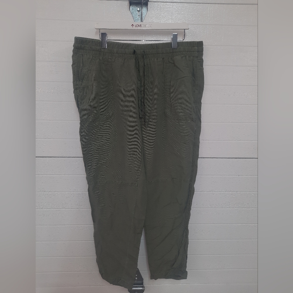 Maurices elastic waist green pants